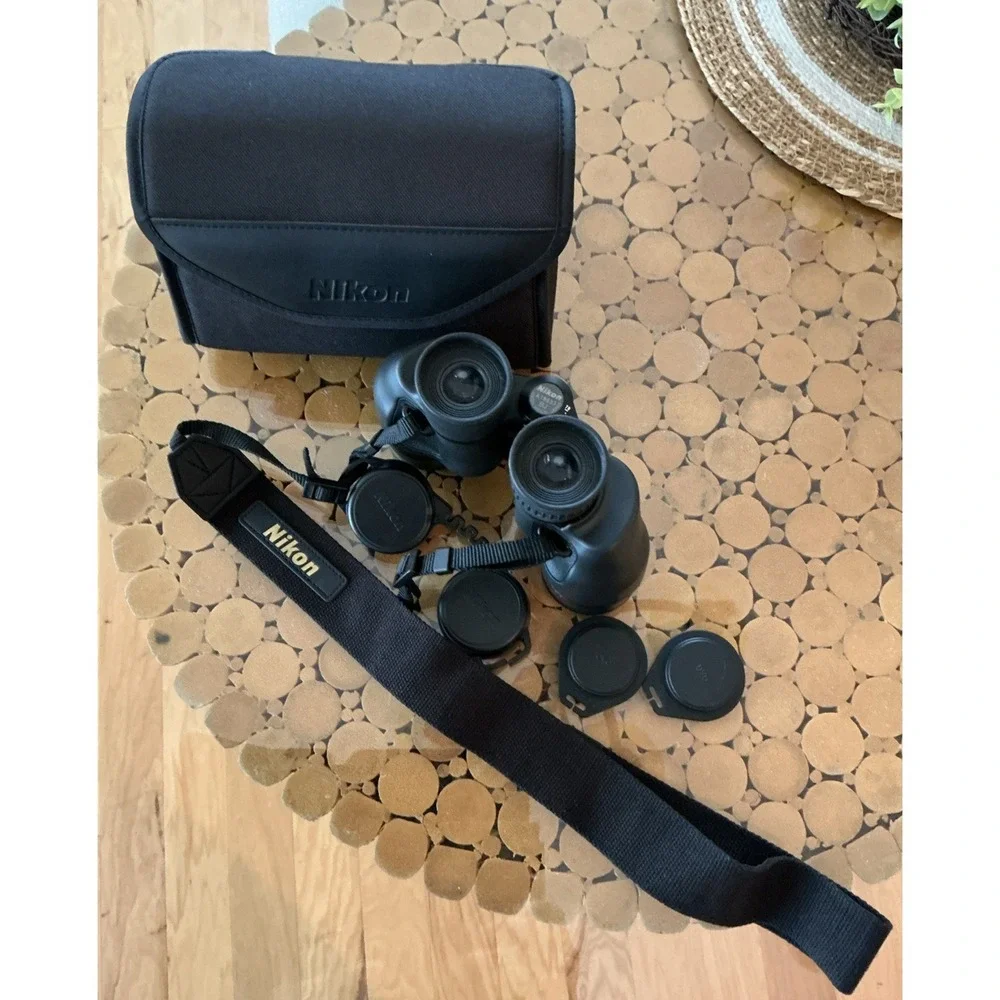Nikon Action 7x35 9.3 Binoculars In Excellent Condition Case And Lens Cover